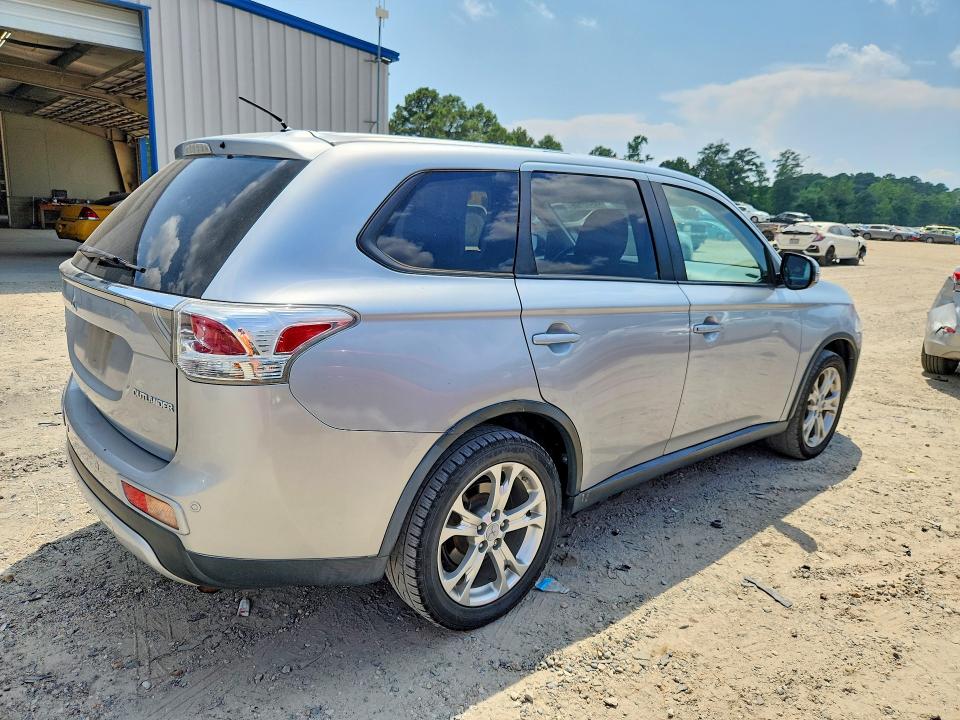 2015 Mitsubishi Outlander მანქანა იყიდება აუქციონზე, vin: JA4AD3A34FZ006806, აუქციონის ნომერი: 59592106