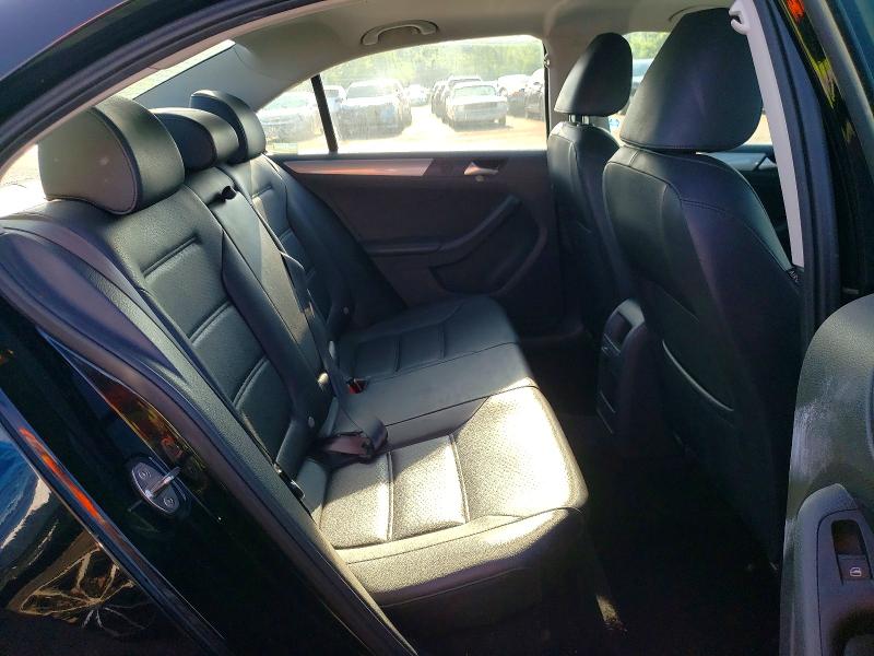 61487656 :رقم المزاد ، 3VWB67AJ3HM284804 vin ، 2017 Volkswagen Jetta مزاد بيع