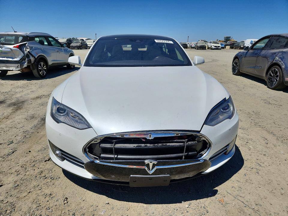 Продажа на аукционе авто 2015 Tesla Model S, vin: 5YJSA1S10FF099415, номер лота: 60622356