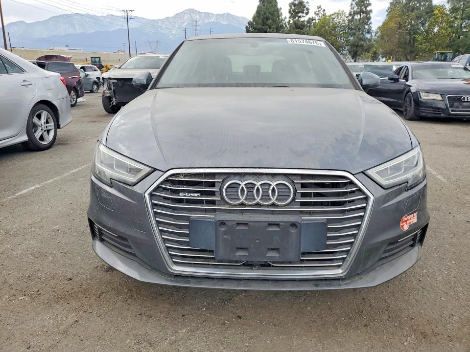 Продаж на аукціоні авто 2017 Audi A3, vin: WAUTPBFF6HA103409, номер лоту: 61574676