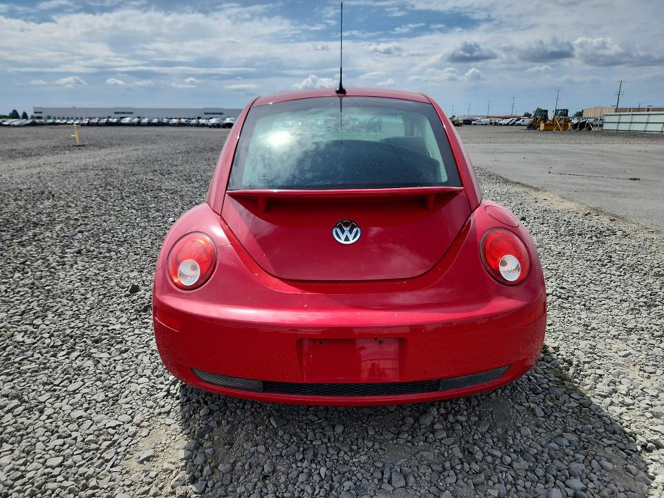 60819066 :رقم المزاد ، 3VWRG3AG7AM013372 vin ، 2010 Volkswagen New Beetle مزاد بيع