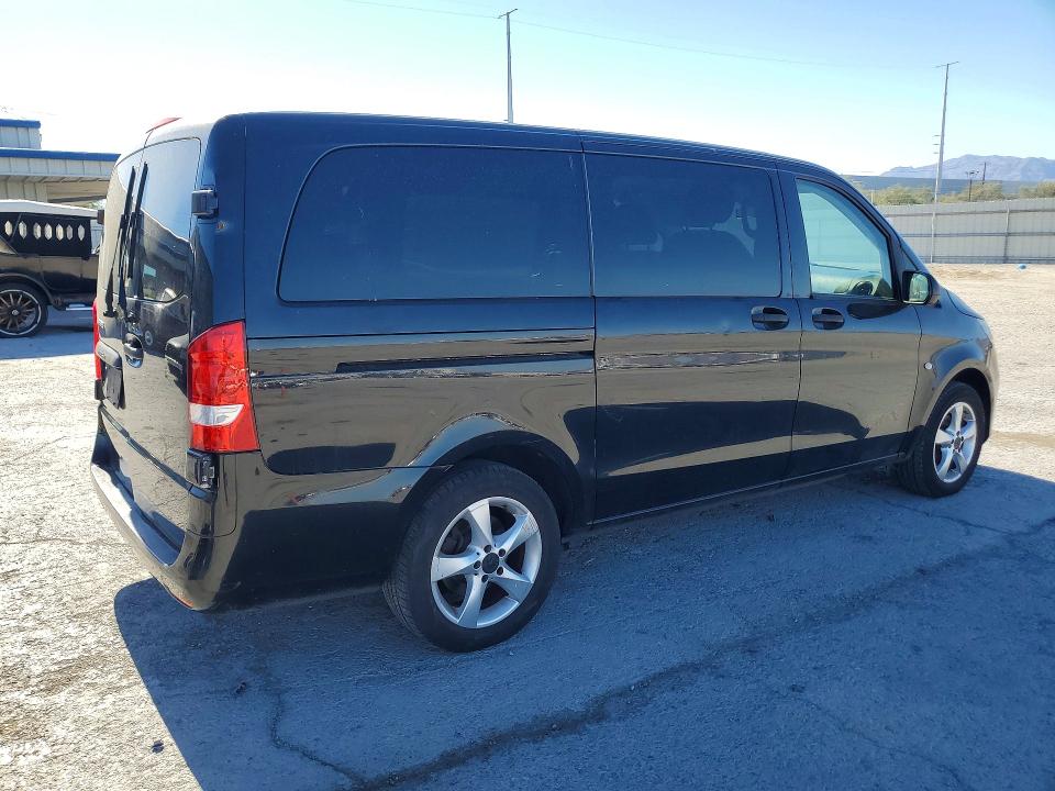60045166 :رقم المزاد ، WD4PG2EE1J3466052 vin ، 2018 Mercedes-benz Metris مزاد بيع