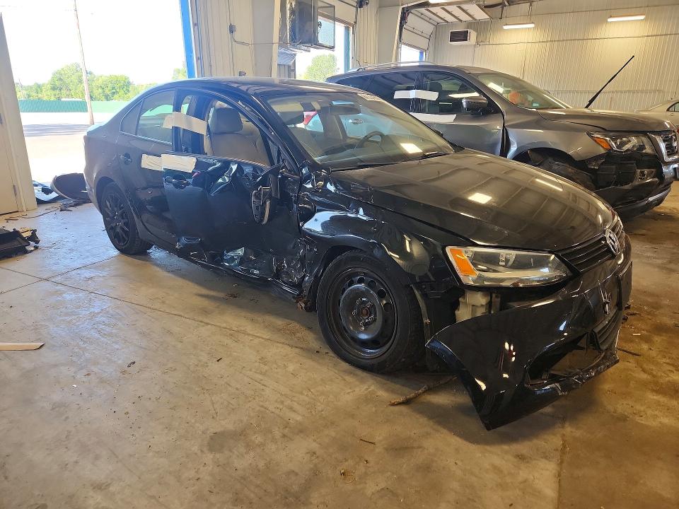 61334656 :رقم المزاد ، 3VWDX7AJ2BM382820 vin ، 2011 Volkswagen Jetta مزاد بيع