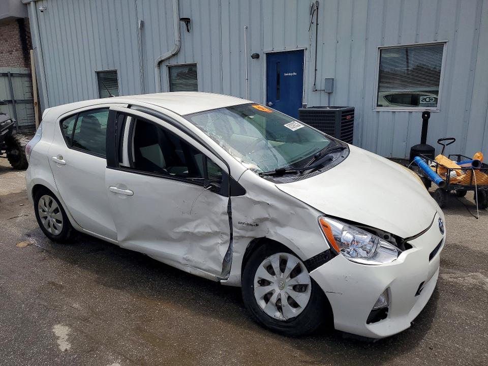 Auction sale of the 2014 Toyota Prius C, vin: JTDKDTB39E1075335, lot number: 60899636