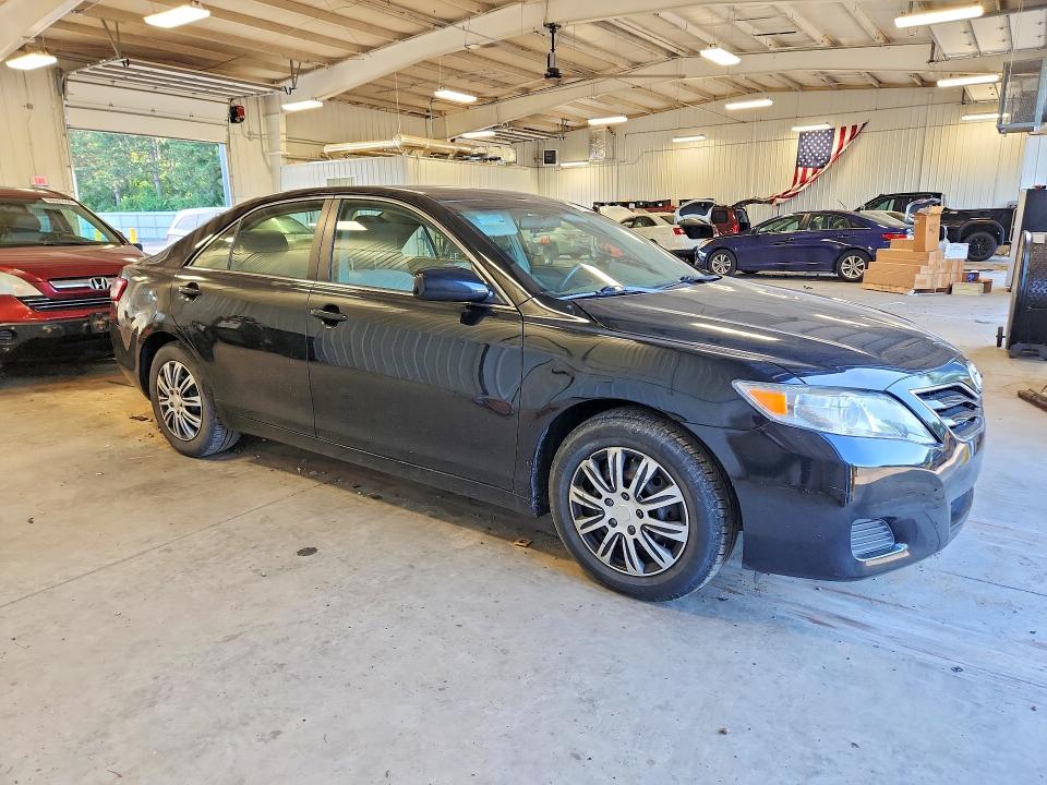 60964506 :رقم المزاد ، 4T4BF3EK0AR016827 vin ، 2010 Toyota Camry مزاد بيع