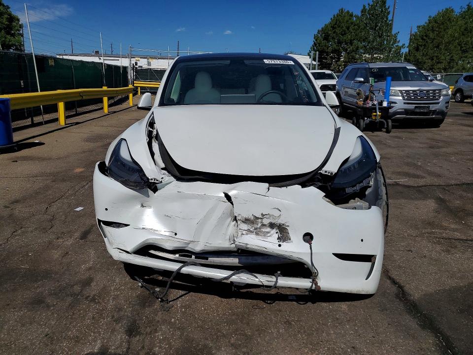 Auction sale of the 2022 Tesla Y, vin: 7SAYGDEF4NF405969, lot number: 57973386