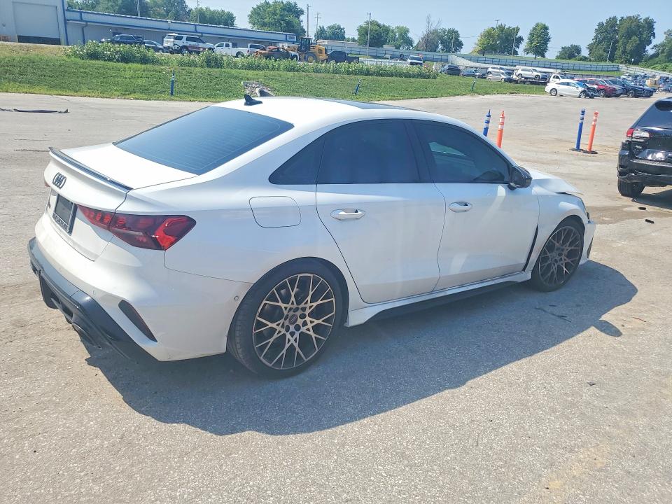 Продажа на аукционе авто 2026 Audi Rs3, vin: WUAGWDGY3TA902160, номер лота: 62165126