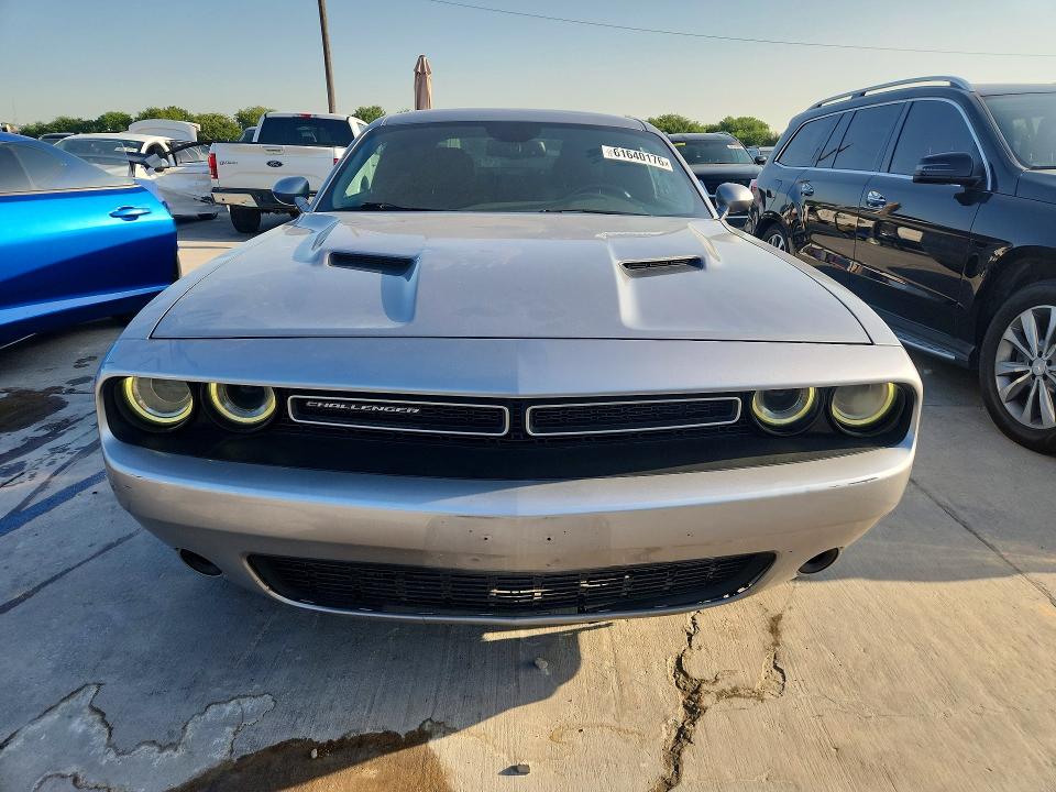 61640176 :رقم المزاد ، 2C3CDZAG7FH873366 vin ، 2015 Dodge Challenger مزاد بيع