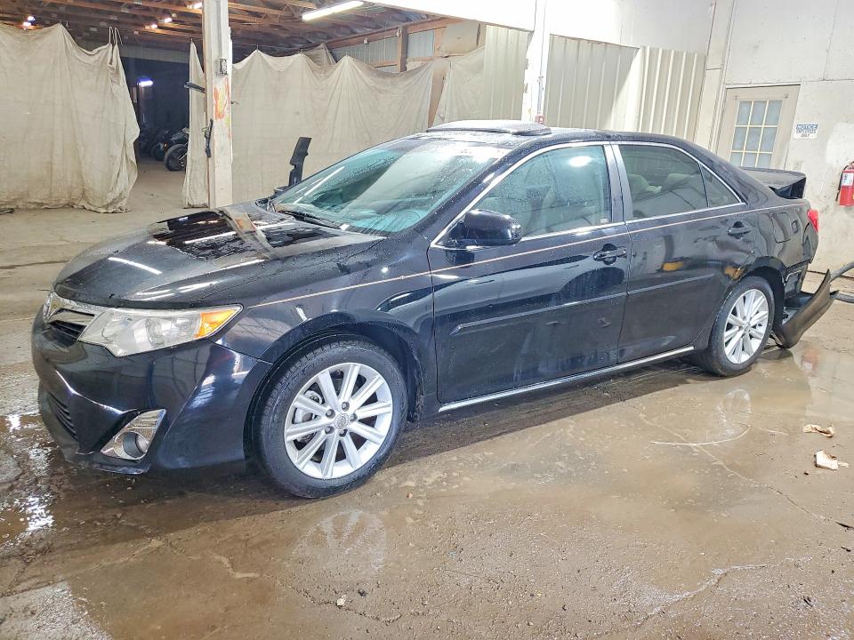62866506 :رقم المزاد ، 4T1BF1FK0CU132285 vin ، 2012 Toyota Camry مزاد بيع