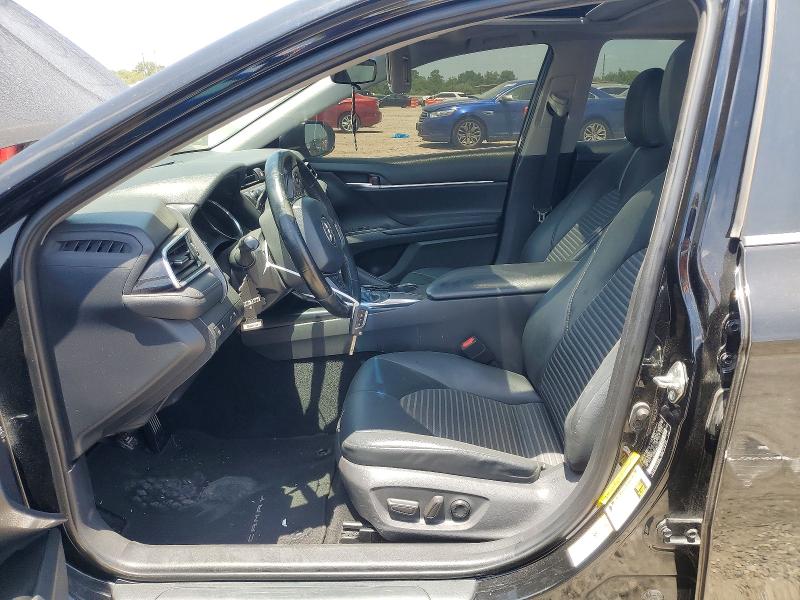 63373396 :رقم المزاد ، 4T1B11HK9JU158344 vin ، 2018 Toyota Camry مزاد بيع