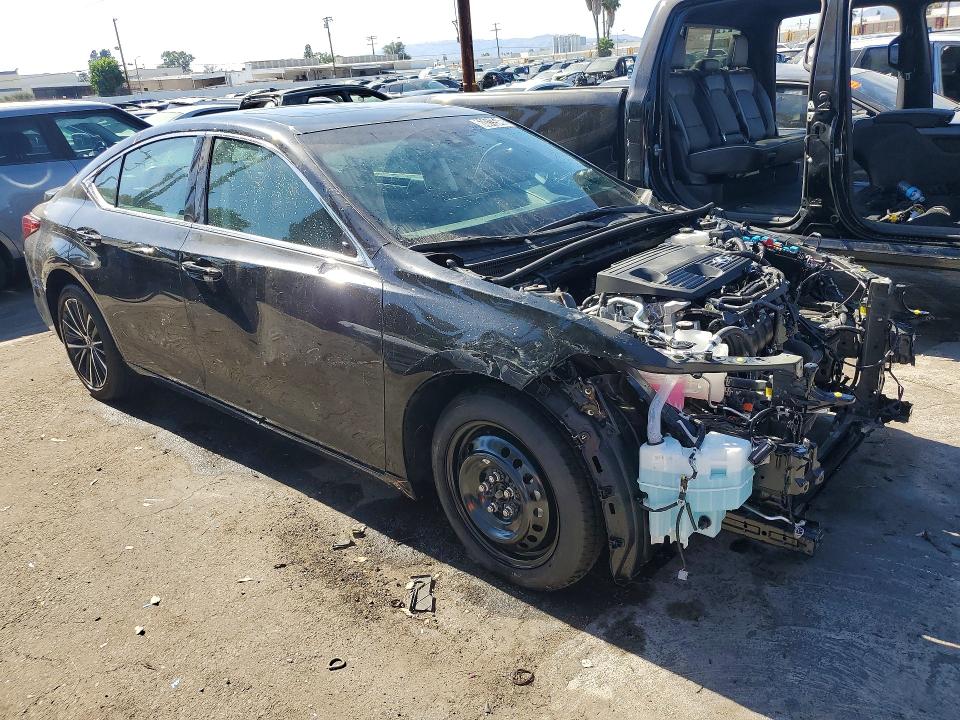 60013546 :رقم المزاد ، 58ADA1C12SU070057 vin ، 2025 Lexus Es 300h مزاد بيع