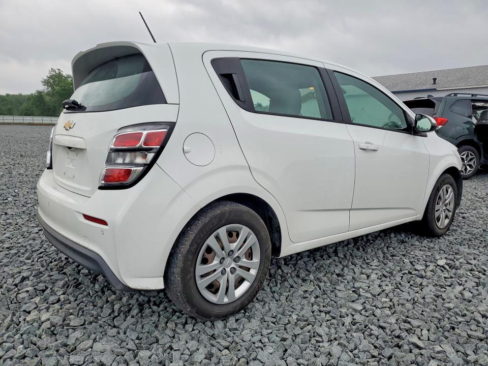 61930526 :رقم المزاد ، 1G1JG6SB0L4124244 vin ، 2020 Chevrolet Sonic مزاد بيع