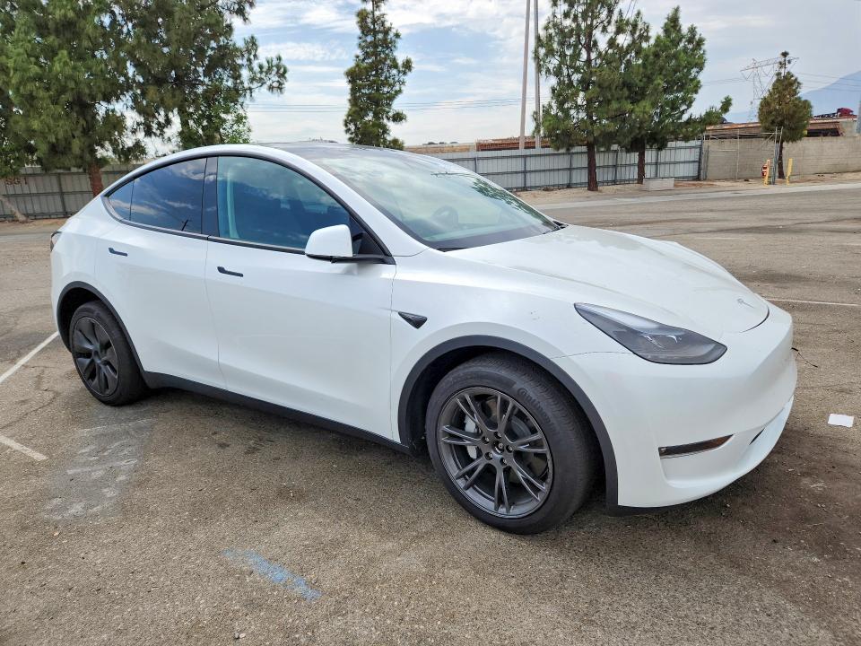 Продаж на аукціоні авто 2024 Tesla Model Y, vin: 7SAYGDEEXRF167266, номер лоту: 61055446