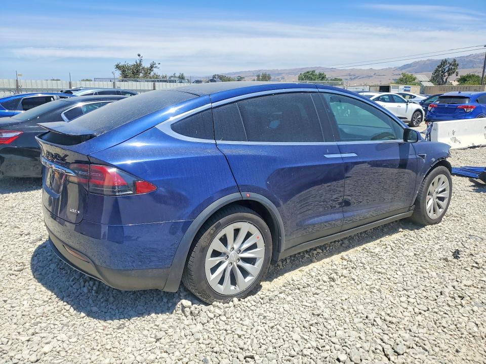 Продаж на аукціоні авто 2018 Tesla Model X, vin: 5YJXCAE20JF123676, номер лоту: 59825076