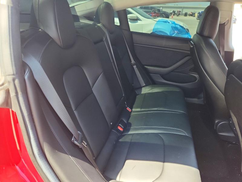 62431576 :رقم المزاد ، 5YJ3E1EA5JF015439 vin ، 2018 Tesla Model 3 مزاد بيع