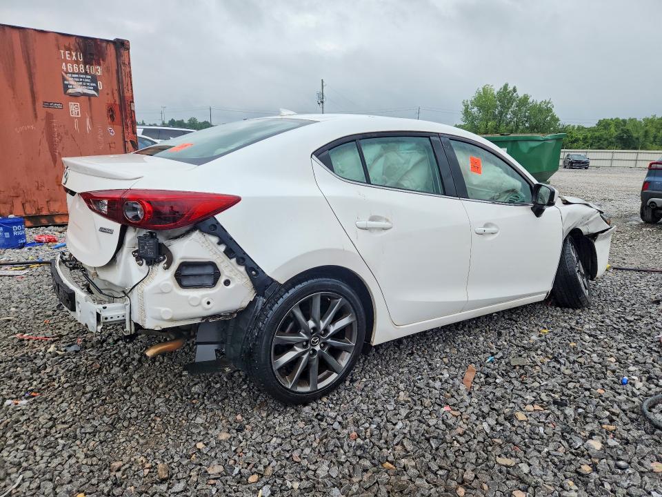 61982916 :رقم المزاد ، 3MZBN1W35JM158668 vin ، 2018 Mazda 3 مزاد بيع