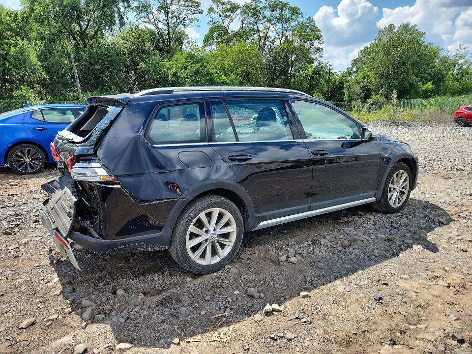 63511286 :رقم المزاد ، 3VWH17AU6JM756177 vin ، 2018 Volkswagen Golf Alltrack مزاد بيع