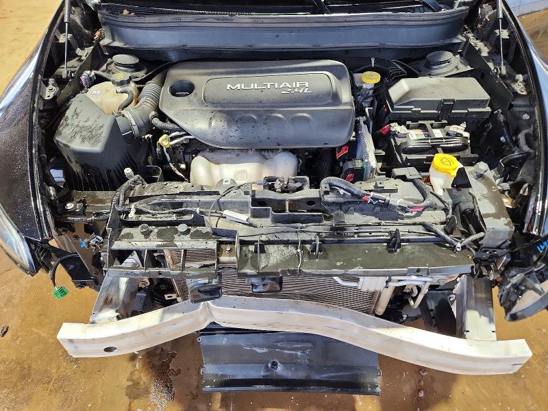 59324236 :رقم المزاد ، 1C4PJLCB3JD611421 vin ، 2018 Jeep Cherokee مزاد بيع