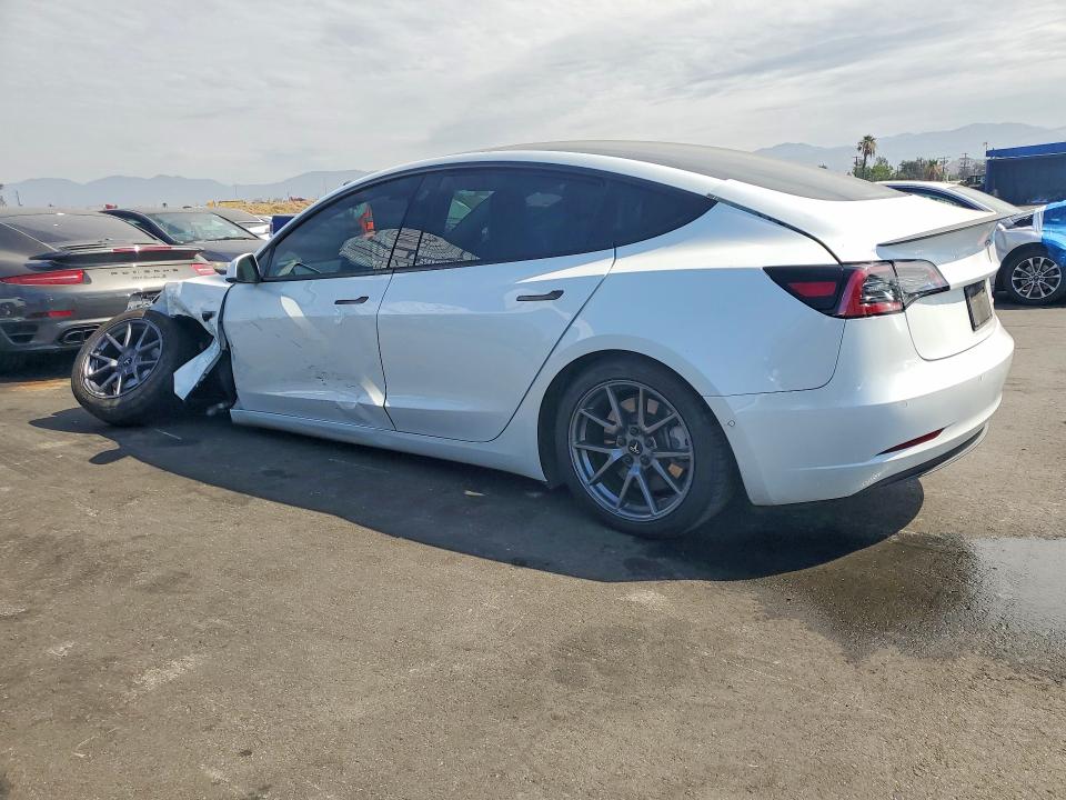 61440136 :رقم المزاد ، 5YJ3E1EB8NF184417 vin ، 2022 Tesla Model 3 مزاد بيع
