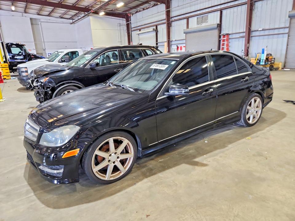 Aukcja sprzedaży 2013 Mercedes-benz C, vin: WDDGF4HB1DR272980, numer aukcji: 61807306