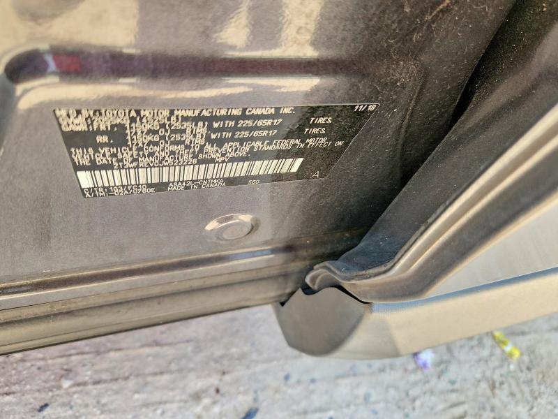 63156686 :رقم المزاد ، 2T3WFREV0JW523226 vin ، 2018 Toyota Rav4 مزاد بيع