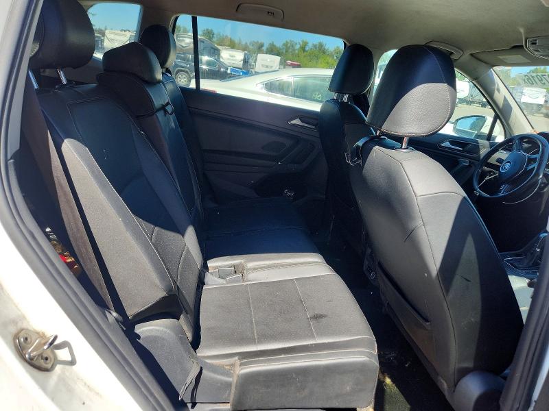 Продажа на аукционе авто 2018 Volkswagen Tiguan, vin: 3VV3B7AX5JM124762, номер лота: 63497916