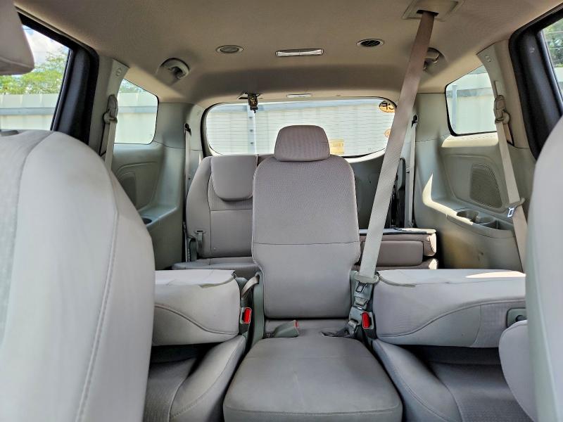 63241296 :رقم المزاد ، KNDMB5C12H6224635 vin ، 2017 Kia Sedona مزاد بيع