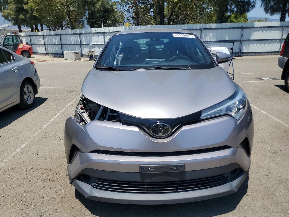 2018 Toyota C-hr მანქანა იყიდება აუქციონზე, vin: NMTKHMBX2JR001022, აუქციონის ნომერი: 61329666
