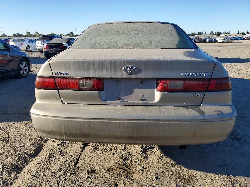 1998 Toyota Camry მანქანა იყიდება აუქციონზე, vin: JT2BF22K1W0112230, აუქციონის ნომერი: 62393676