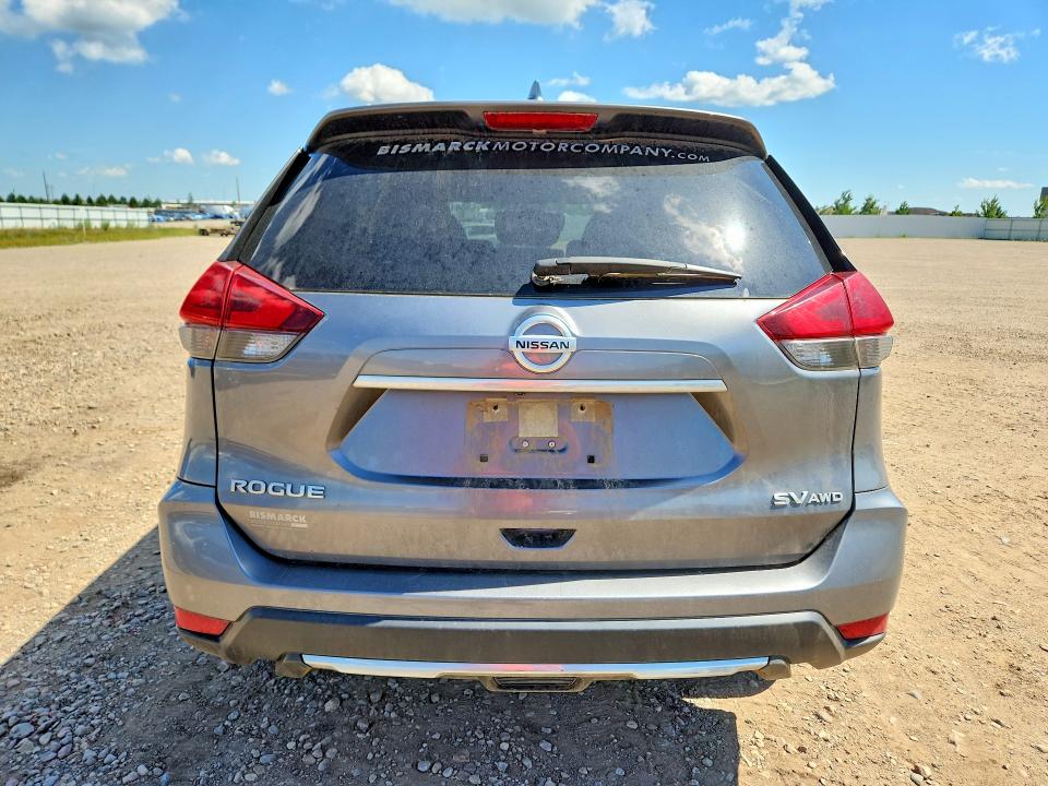 60581336 :رقم المزاد ، JN8AT2MVXJW301262 vin ، 2018 Nissan Rogue مزاد بيع