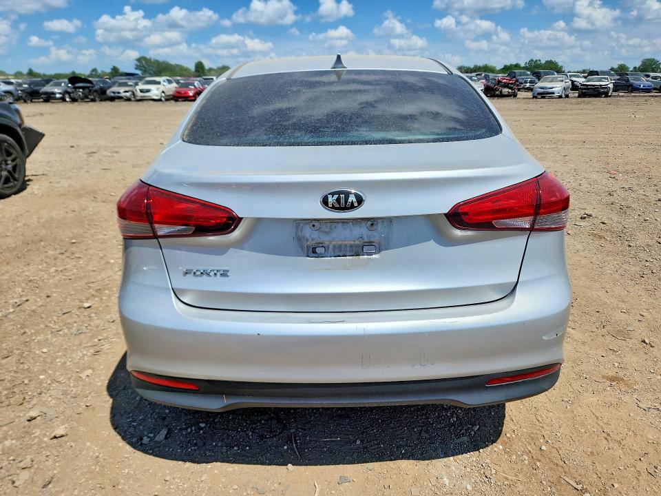 59541996 :رقم المزاد ، 3KPFK4A75HE085251 vin ، 2017 Kia Forte مزاد بيع