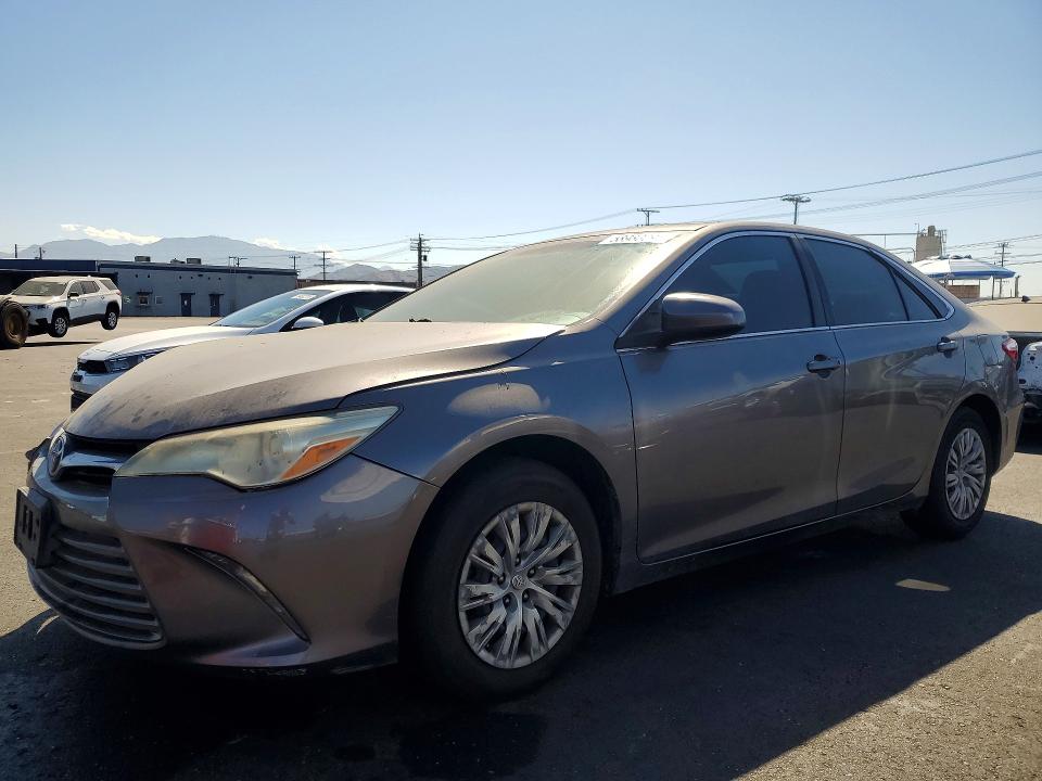 58980296 :رقم المزاد ، 4T4BF1FK6FR508448 vin ، 2015 Toyota Camry مزاد بيع