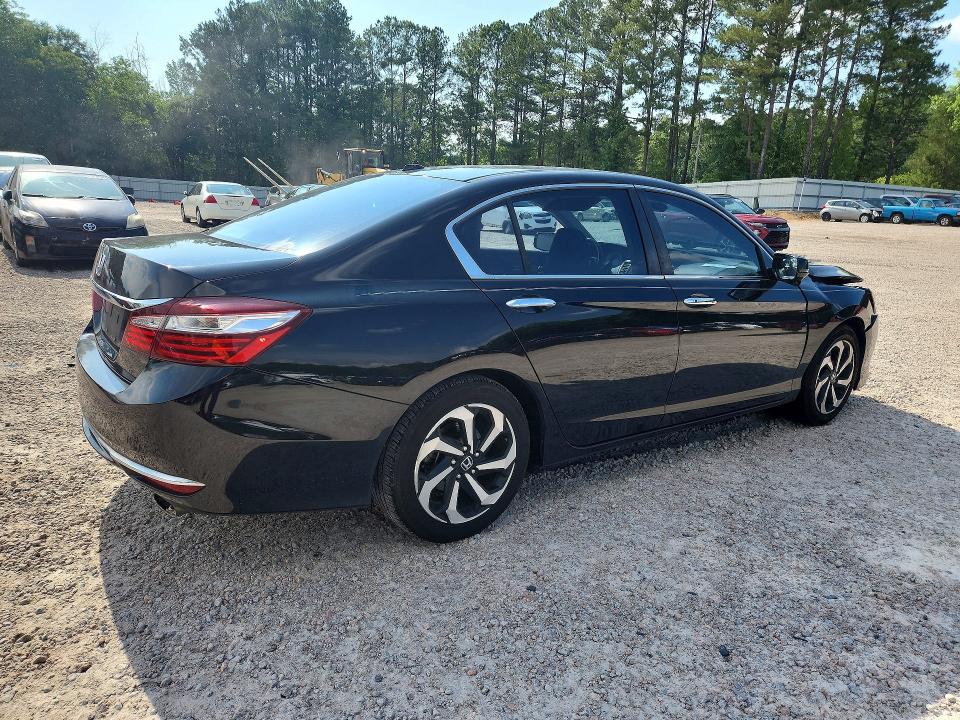 Продаж на аукціоні авто 2017 Honda Accord, vin: 1HGCR2F90HA216877, номер лоту: 60243926