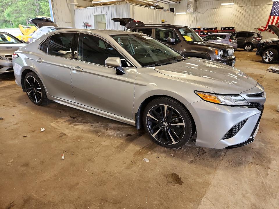 60263176 :رقم المزاد ، 4T1K61BKXLU006067 vin ، 2020 Toyota Camry مزاد بيع
