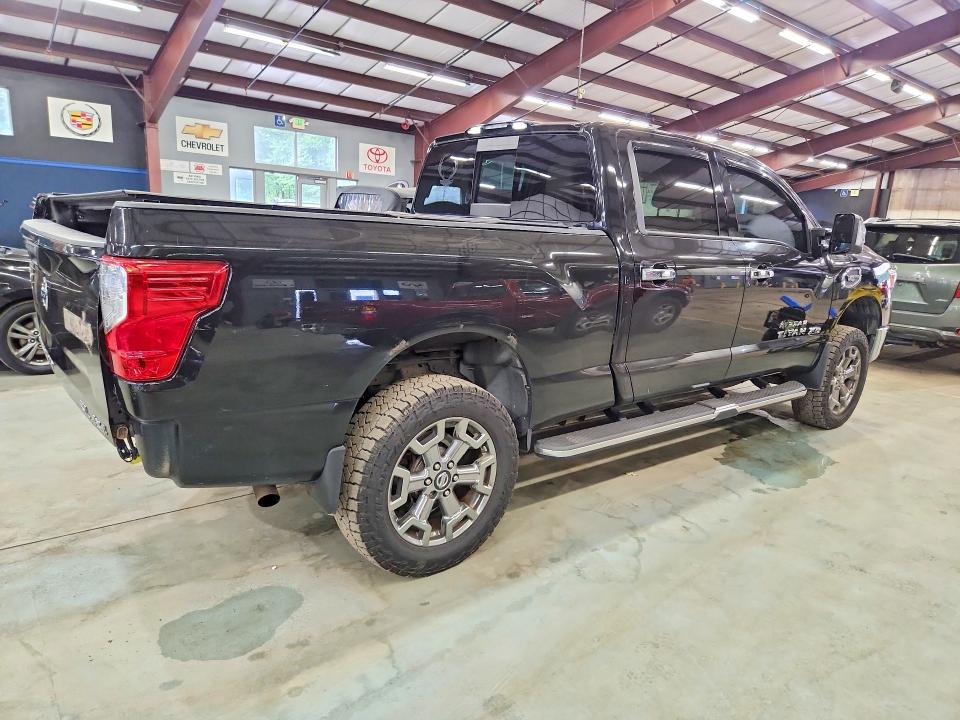 62420876 :رقم المزاد ، 1N6AA1F48HN561026 vin ، 2017 Nissan Titan Xd مزاد بيع