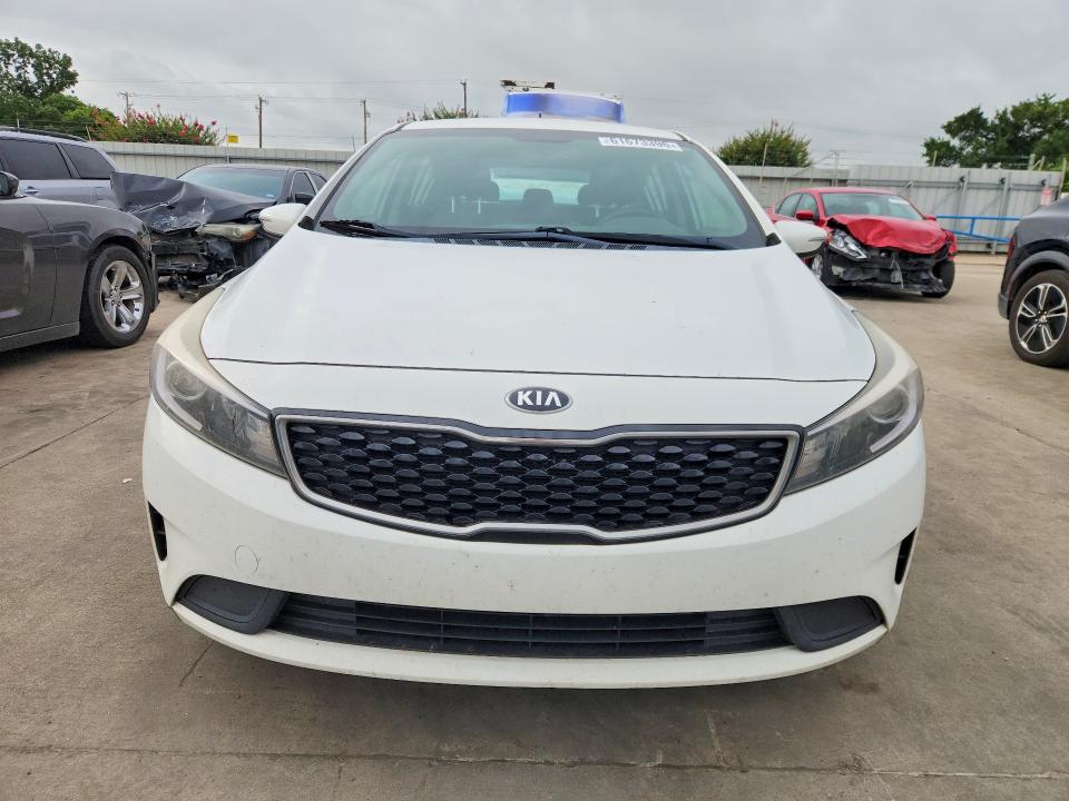 2017 Kia Forte მანქანა იყიდება აუქციონზე, vin: KNAFK5A87H5718209, აუქციონის ნომერი: 61673396