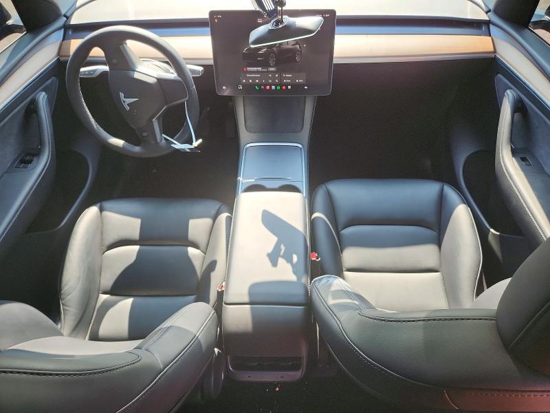 61941146 :رقم المزاد ، 7SAYGDEE6SF300000 vin ، 2025 Tesla Model Y مزاد بيع