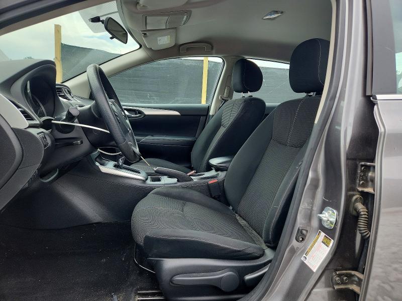 62527536 :رقم المزاد ، 3N1AB7AP9JY315652 vin ، 2018 Nissan Sentra مزاد بيع