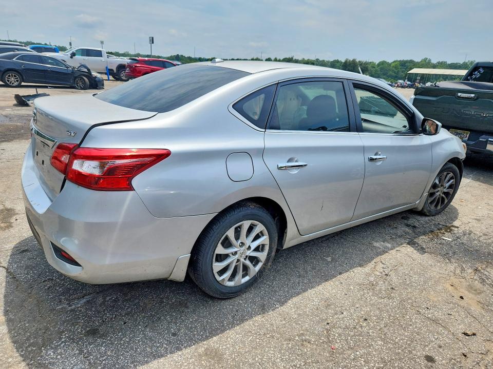 62637576 :رقم المزاد ، 3N1AB7AP6JL663373 vin ، 2018 Nissan Sentra مزاد بيع
