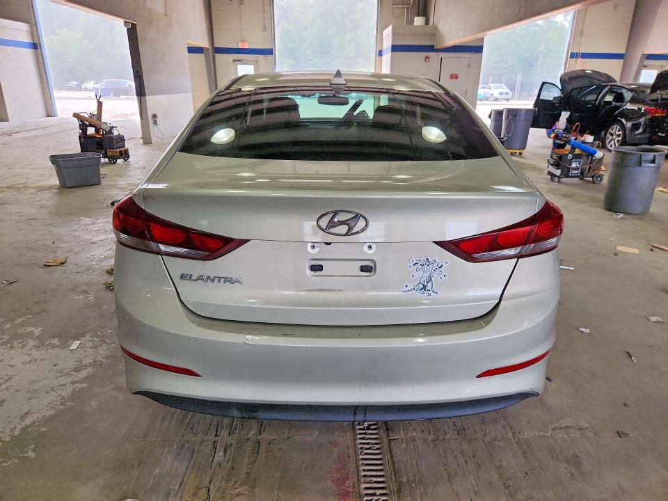 61520016 :رقم المزاد ، KMHD84LF6HU274854 vin ، 2017 Hyundai Elantra مزاد بيع