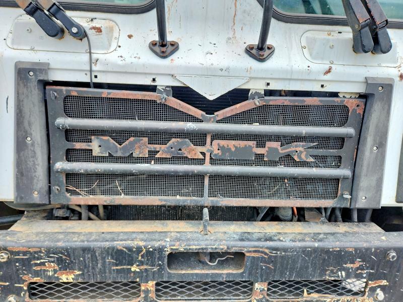 2015 Mack Mru613 მანქანა იყიდება აუქციონზე, vin: 1M2AV02CXFM012246, აუქციონის ნომერი: 59588546