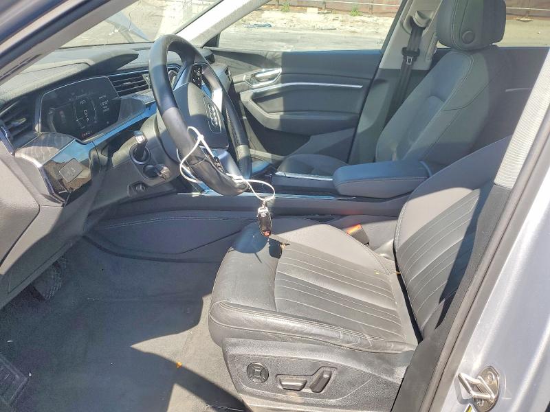 60802876 :رقم المزاد ، WA1AAAGEXNB031240 vin ، 2022 Audi E-tron مزاد بيع