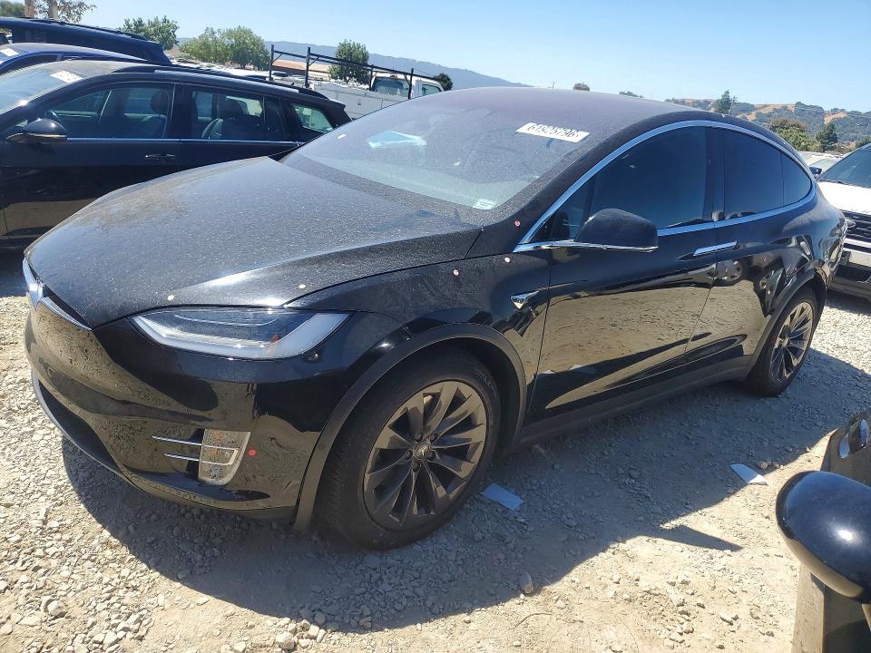2018 Tesla Model X მანქანა იყიდება აუქციონზე, vin: 5YJXCAE29JF142761, აუქციონის ნომერი: 61925796