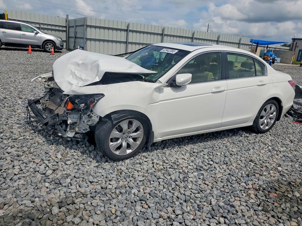 Auction sale of the 2008 Honda Accord, vin: JHMCP26828C071906, lot number: 62942386
