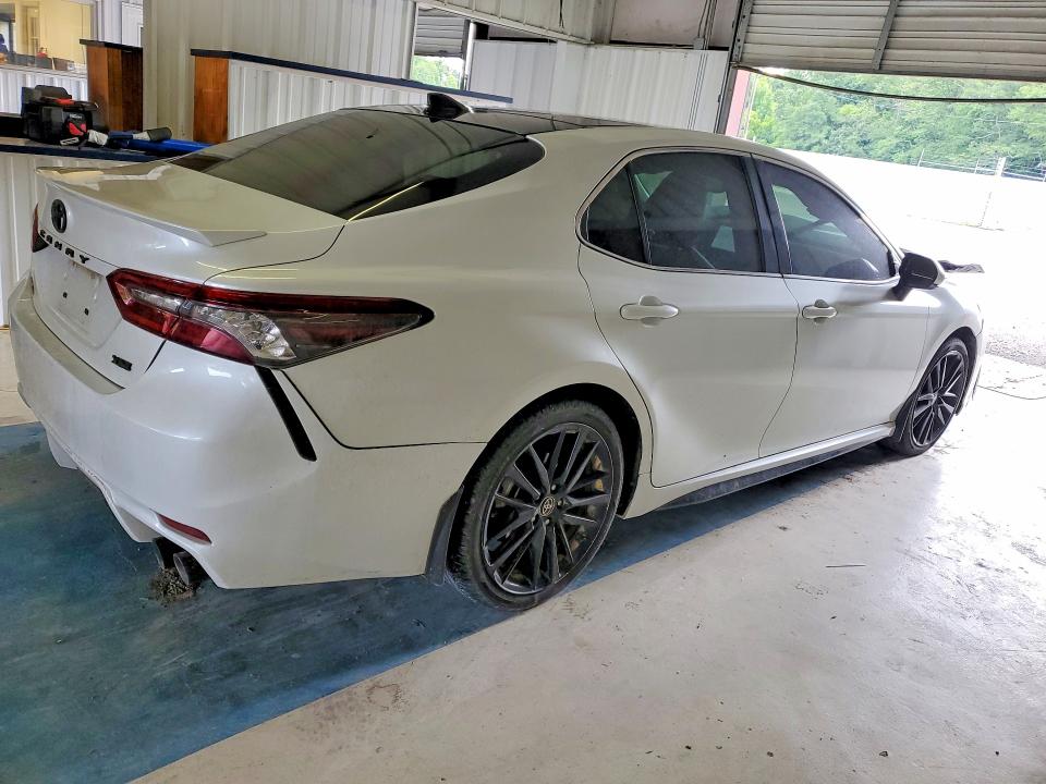 2022 Toyota Camry მანქანა იყიდება აუქციონზე, vin: 4T1K61AK7NU006662, აუქციონის ნომერი: 61236336