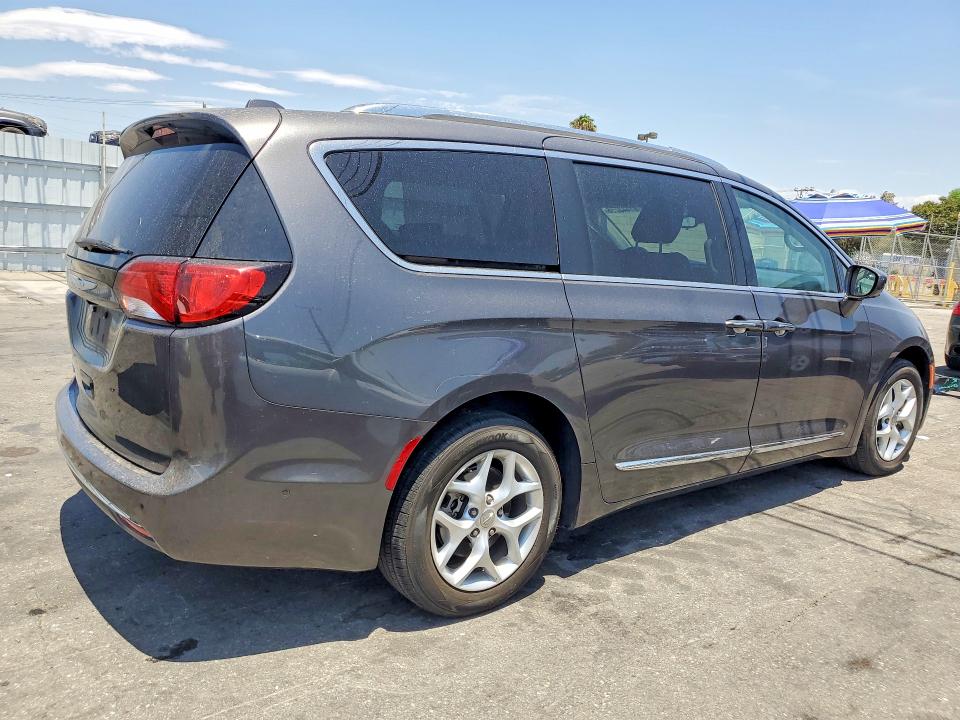 Продажа на аукционе авто 2018 Chrysler Pacifica, vin: 2C4RC1BG8JR112356, номер лота: 61443256