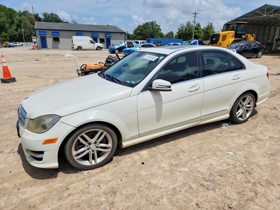 Продаж на аукціоні авто 2012 Mercedes-benz C, vin: WDDGF8BB6CR206102, номер лоту: 61953646