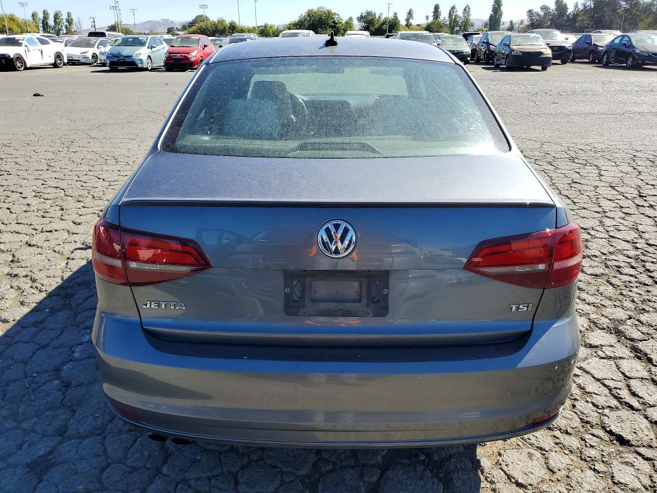 63246206 :رقم المزاد ، 3VWD17AJ8GM401038 vin ، 2016 Volkswagen Jetta مزاد بيع