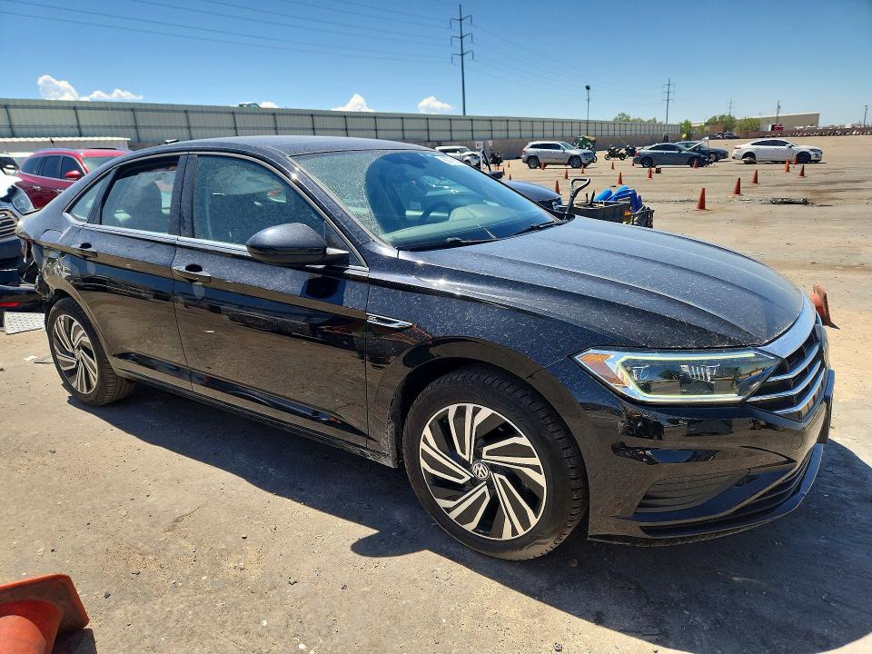 60791396 :رقم المزاد ، 3VWE57BU9MM027942 vin ، 2021 Volkswagen Jetta مزاد بيع