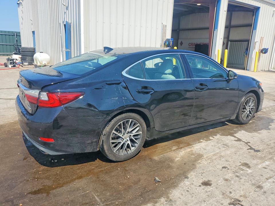 59810536 :رقم المزاد ، 58ABK1GG1GU032653 vin ، 2016 Lexus Es مزاد بيع